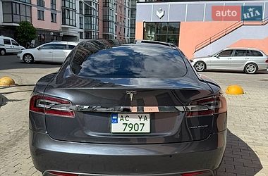 Лифтбек Tesla Model S 2016 в Луцке