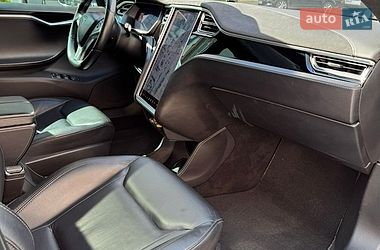 Лифтбек Tesla Model S 2016 в Луцке