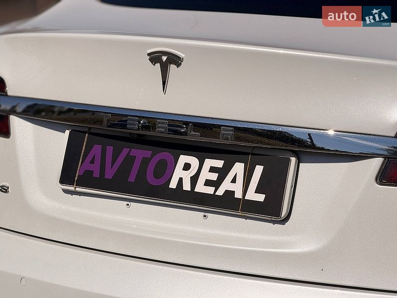 Лифтбек Tesla Model S 2016 в Кривом Роге