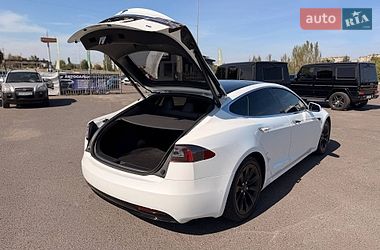 Лифтбек Tesla Model S 2016 в Кривом Роге