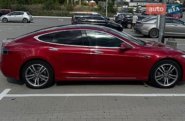 Лифтбек Tesla Model S 2018 в Виннице