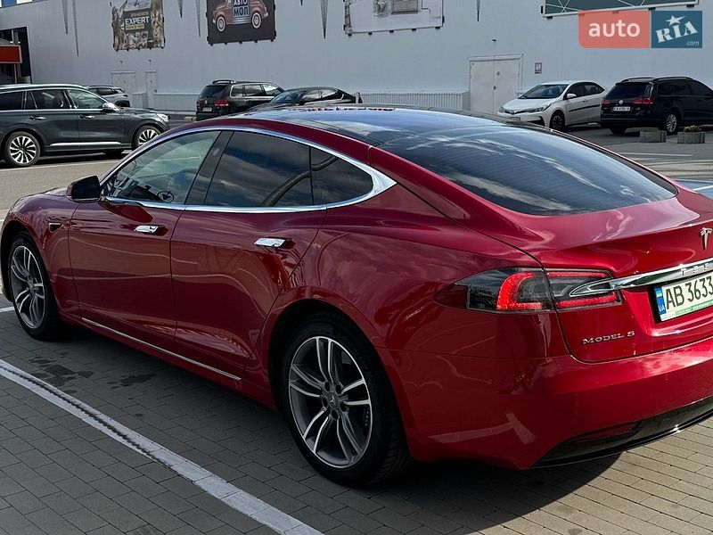 Лифтбек Tesla Model S 2018 в Виннице