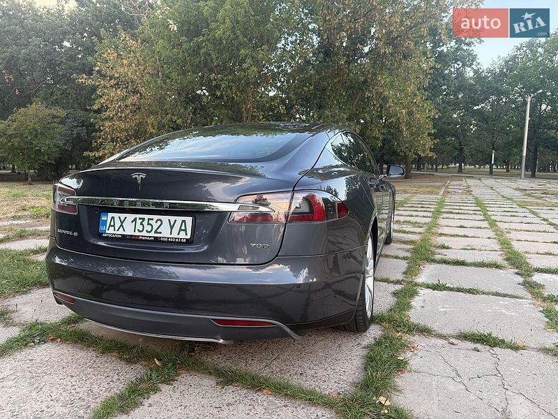 Лифтбек Tesla Model S 2015 в Харькове