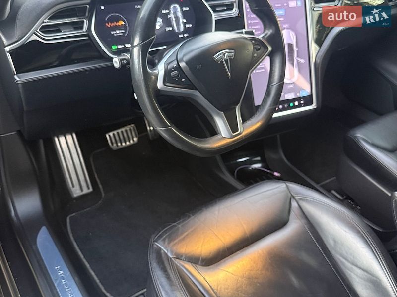 Ліфтбек Tesla Model S 2015 в Харкові