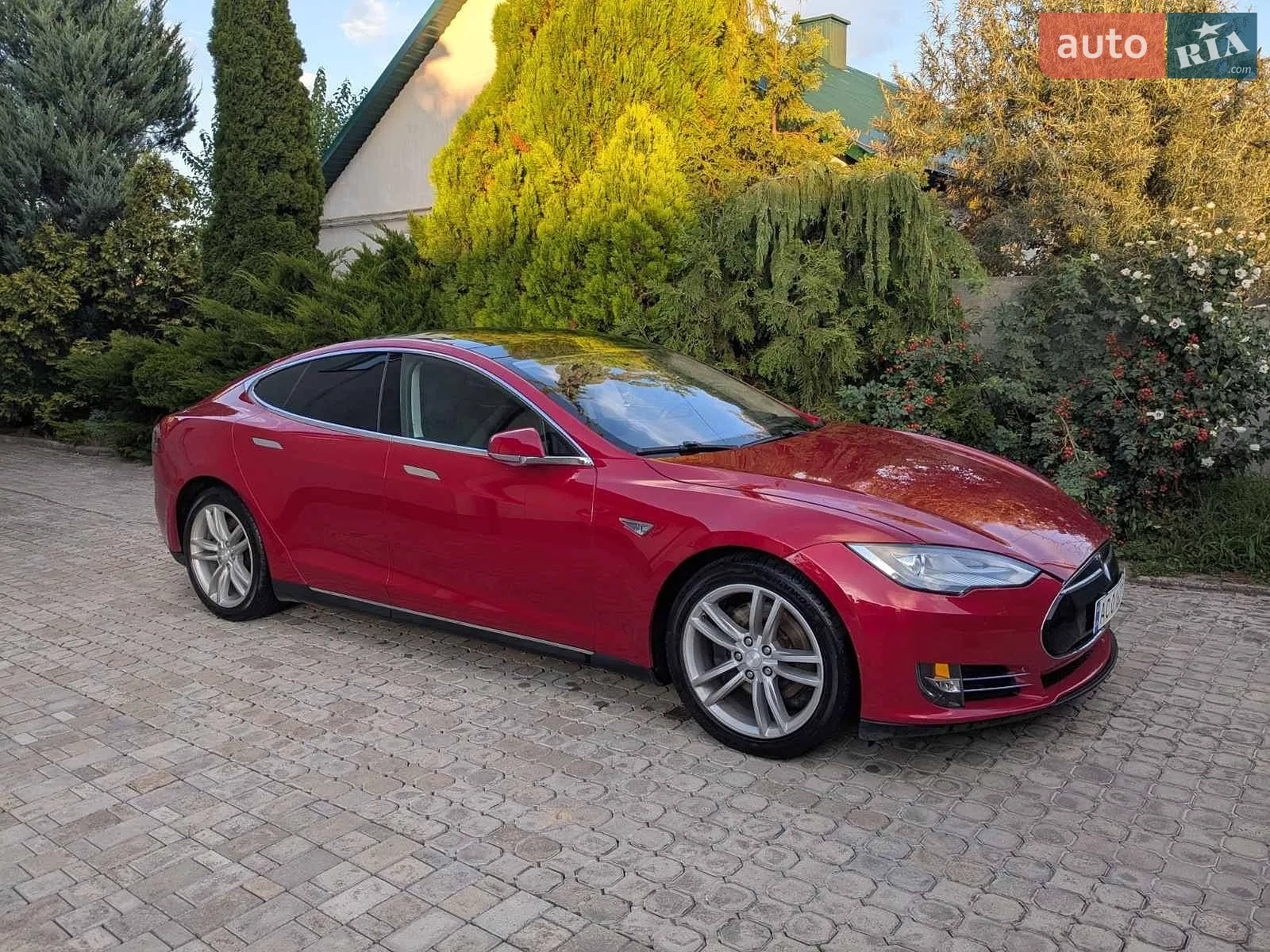2014 Tesla Model S - фото 1