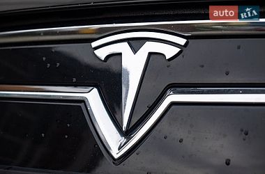 Лифтбек Tesla Model S 2014 в Киеве