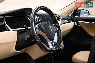 Лифтбек Tesla Model S 2014 в Киеве