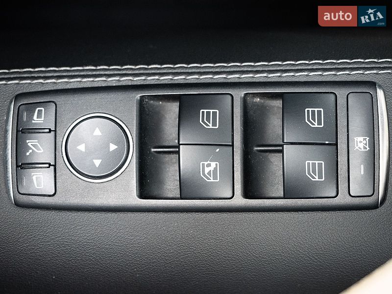 Лифтбек Tesla Model S 2014 в Киеве