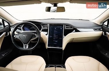 Лифтбек Tesla Model S 2014 в Киеве