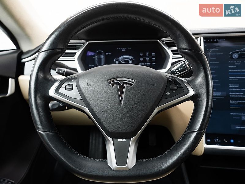 Лифтбек Tesla Model S 2014 в Киеве