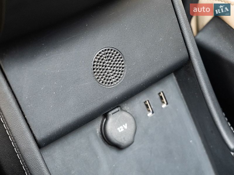 Лифтбек Tesla Model S 2014 в Киеве