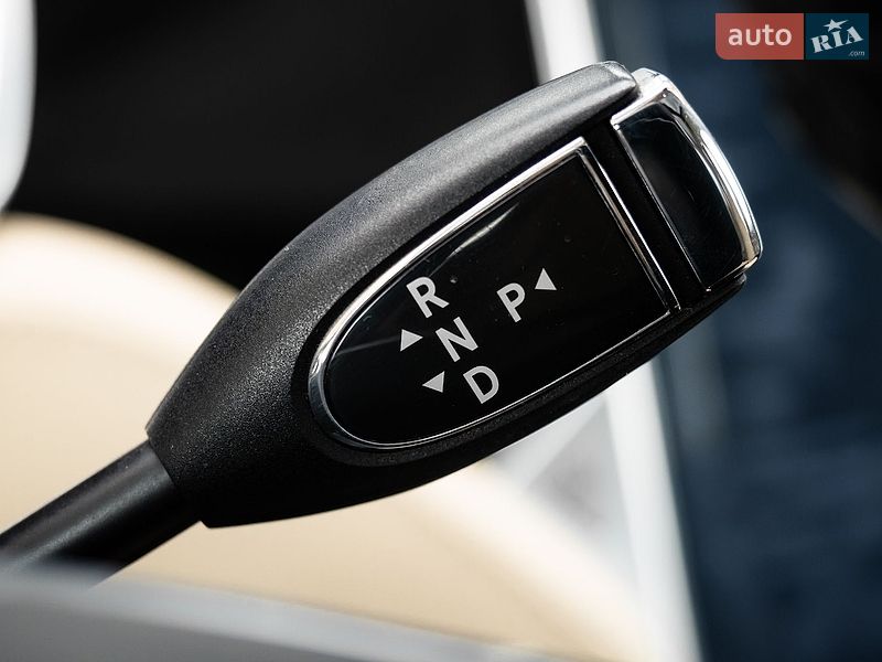 Лифтбек Tesla Model S 2014 в Киеве