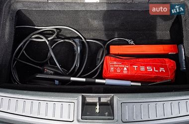 Лифтбек Tesla Model S 2014 в Киеве