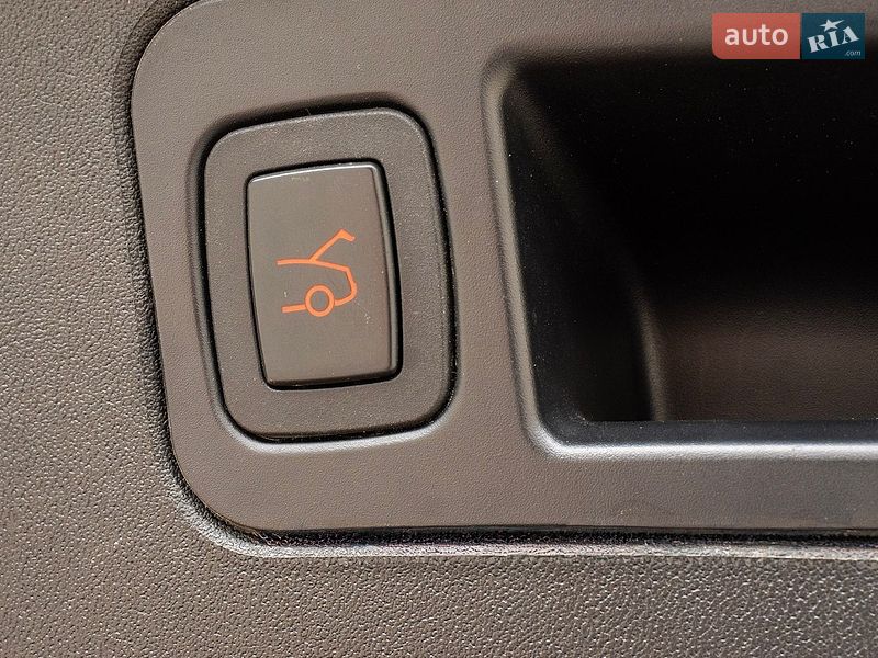 Лифтбек Tesla Model S 2014 в Киеве