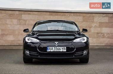 Лифтбек Tesla Model S 2014 в Киеве