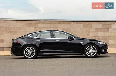 Лифтбек Tesla Model S 2014 в Киеве