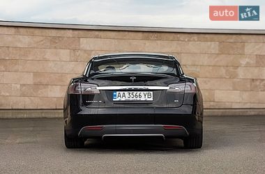 Лифтбек Tesla Model S 2014 в Киеве