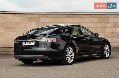 Лифтбек Tesla Model S 2014 в Киеве