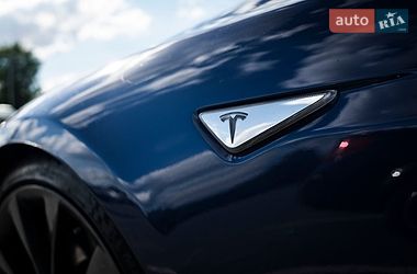 Лифтбек Tesla Model S 2015 в Киеве