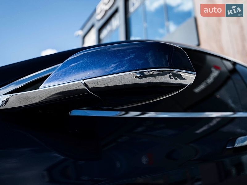 Лифтбек Tesla Model S 2015 в Киеве