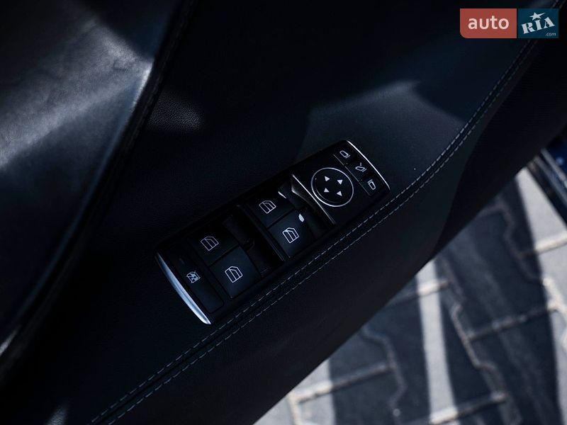 Лифтбек Tesla Model S 2015 в Киеве