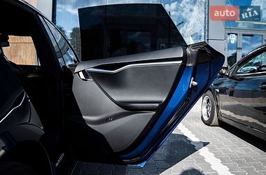 Ліфтбек Tesla Model S 2015 в Києві фото 12 Ліфтбек Tesla Model S 2015 в Києві
