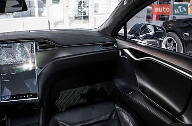 Лифтбек Tesla Model S 2015 в Киеве