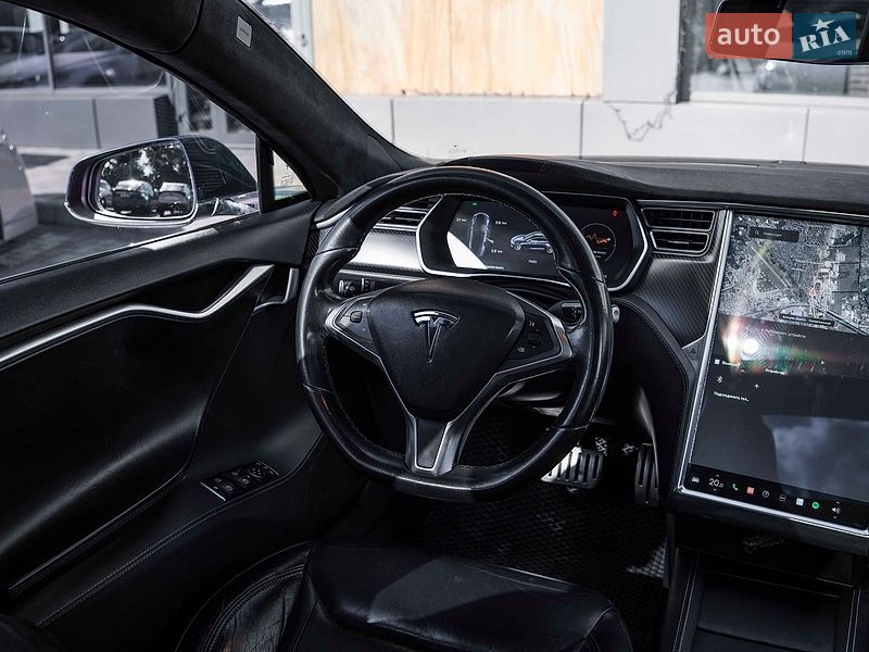 Лифтбек Tesla Model S 2015 в Киеве