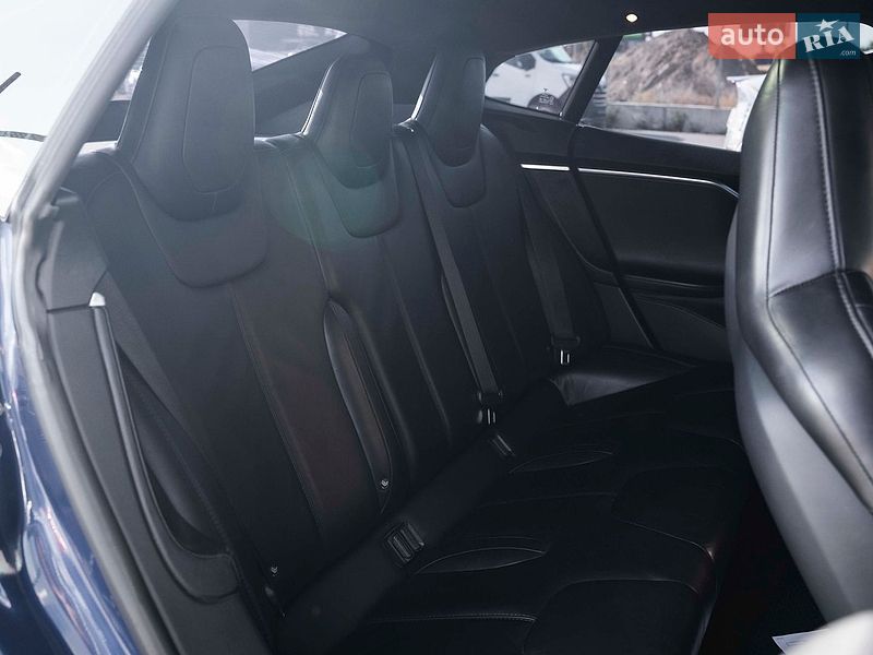 Ліфтбек Tesla Model S 2015 в Києві фото 16 Ліфтбек Tesla Model S 2015 в Києві