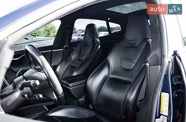 Лифтбек Tesla Model S 2015 в Киеве