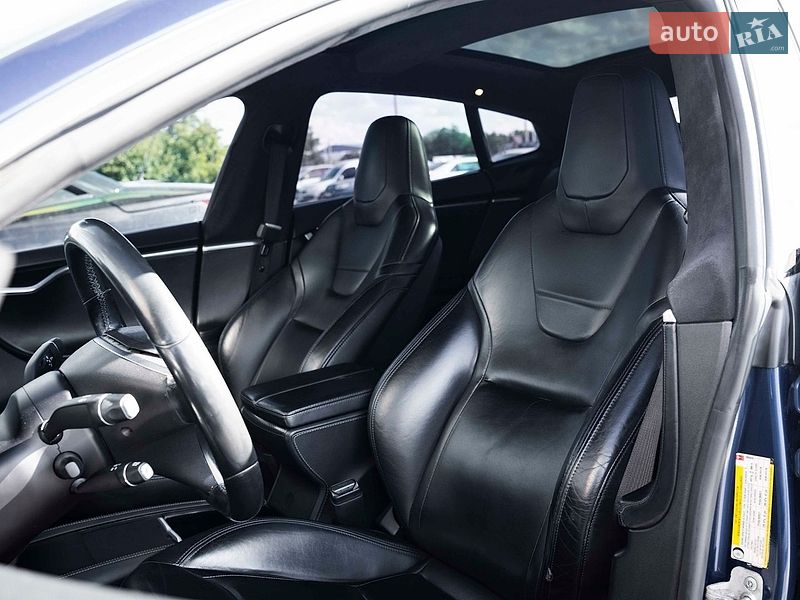 Лифтбек Tesla Model S 2015 в Киеве