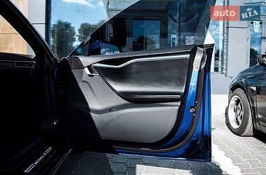 Лифтбек Tesla Model S 2015 в Киеве