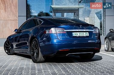 Ліфтбек Tesla Model S 2015 в Києві фото 29 Ліфтбек Tesla Model S 2015 в Києві