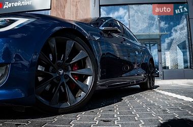 Ліфтбек Tesla Model S 2015 в Києві фото 31 Ліфтбек Tesla Model S 2015 в Києві