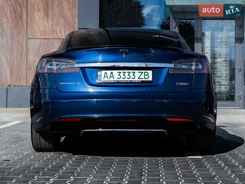 Ліфтбек Tesla Model S 2015 в Києві фото 37 Ліфтбек Tesla Model S 2015 в Києві