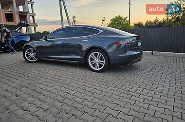 Ліфтбек Tesla Model S 2015 в Львові