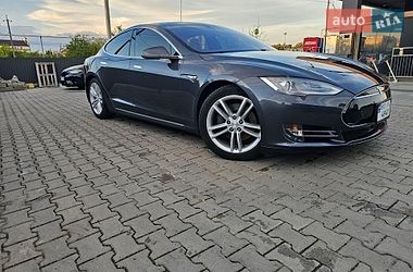 Ліфтбек Tesla Model S 2015 в Львові