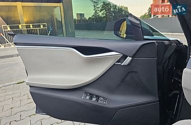 Ліфтбек Tesla Model S 2015 в Львові