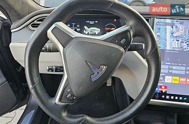 Ліфтбек Tesla Model S 2015 в Львові
