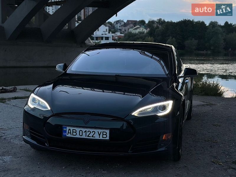 Лифтбек Tesla Model S 2013 в Виннице