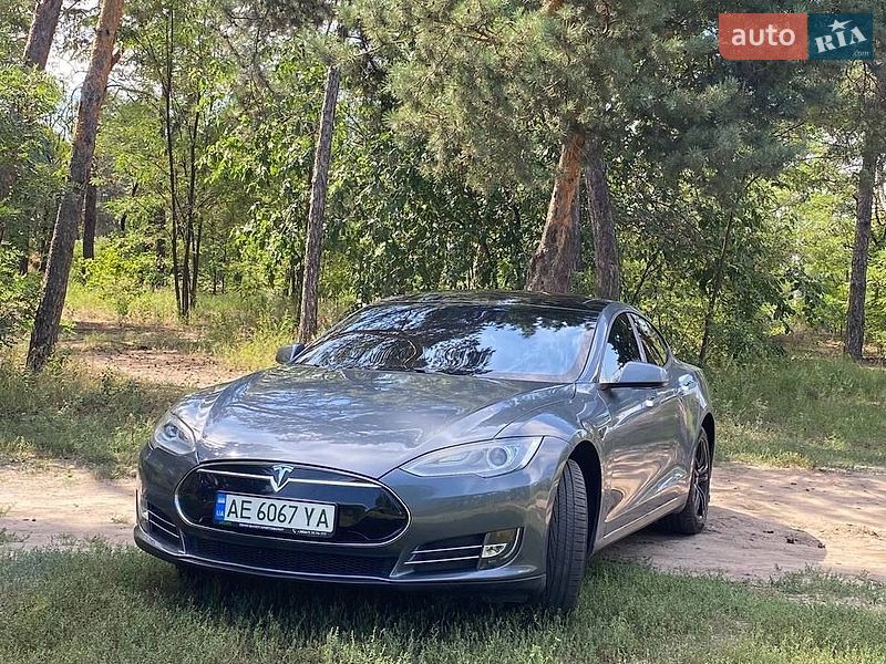 Лифтбек Tesla Model S 2013 в Днепре фото 2 Лифтбек Tesla Model S 2013 в Днепре