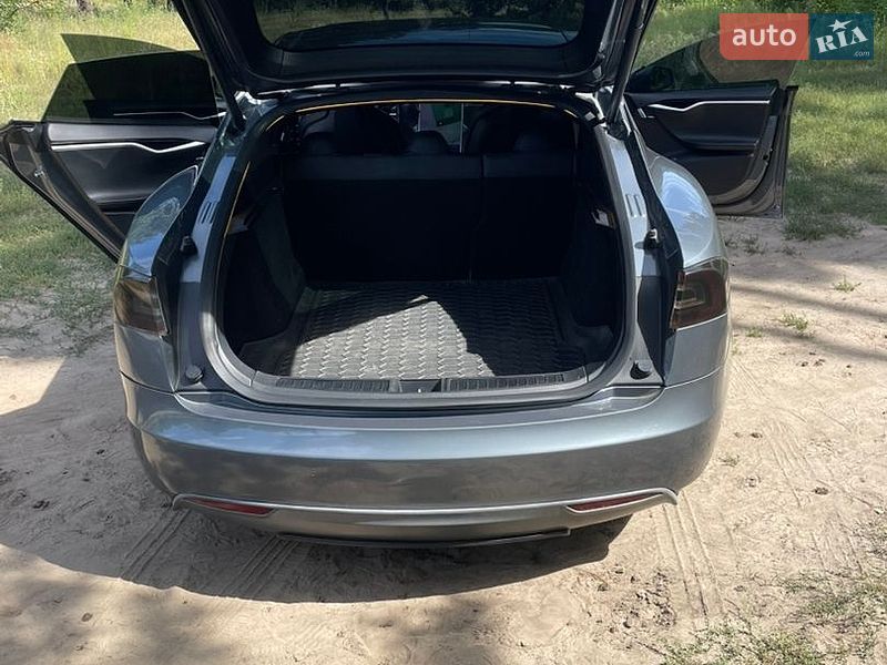 Лифтбек Tesla Model S 2013 в Днепре фото 12 Лифтбек Tesla Model S 2013 в Днепре