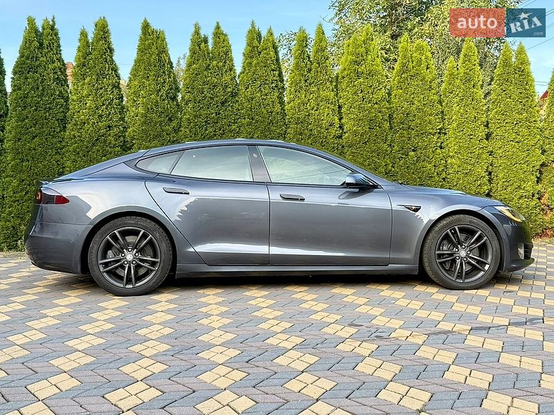 Ліфтбек Tesla Model S 2020 в Самборі