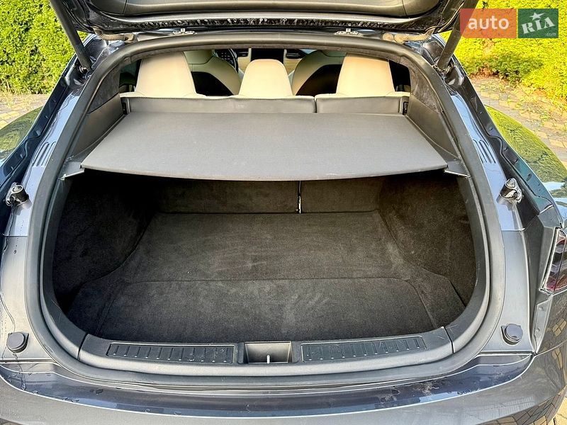 Ліфтбек Tesla Model S 2020 в Самборі