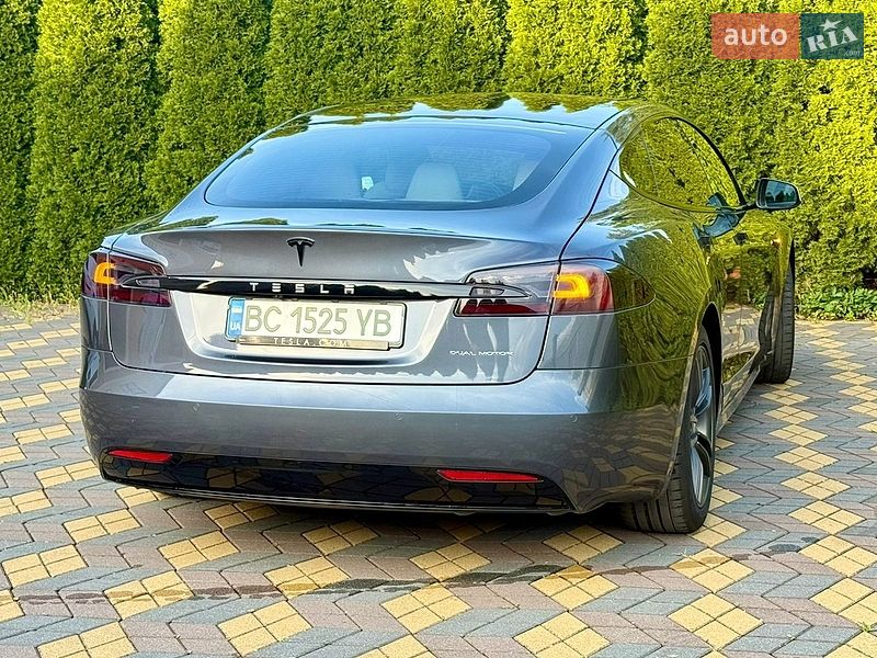 Ліфтбек Tesla Model S 2020 в Самборі