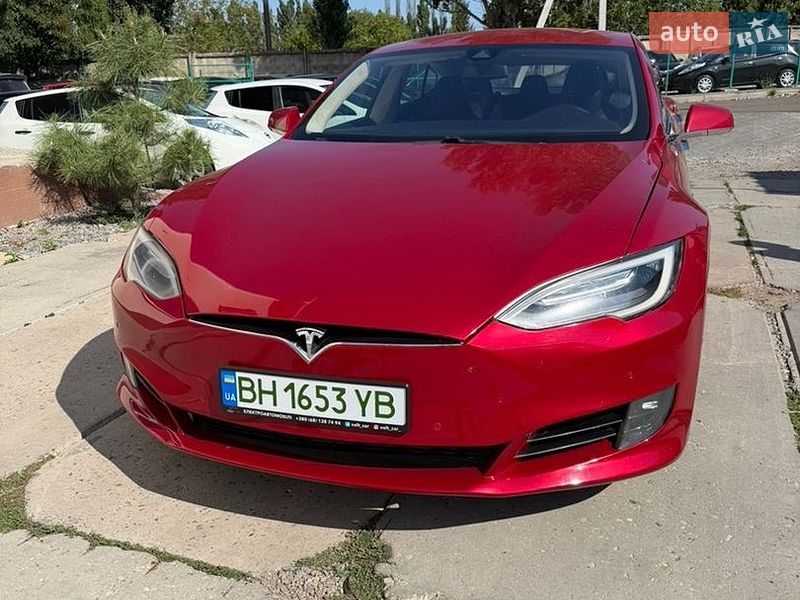 Ліфтбек Tesla Model S 2016 в Одесі
