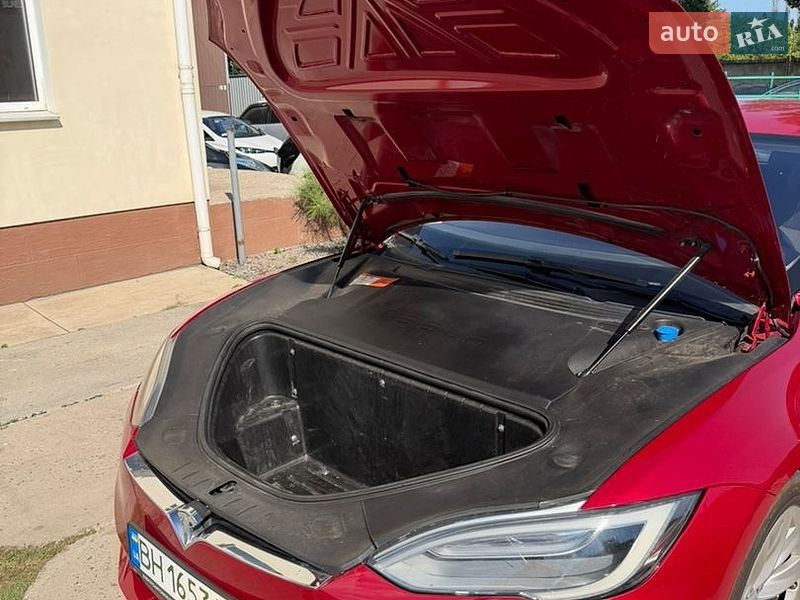 Ліфтбек Tesla Model S 2016 в Одесі