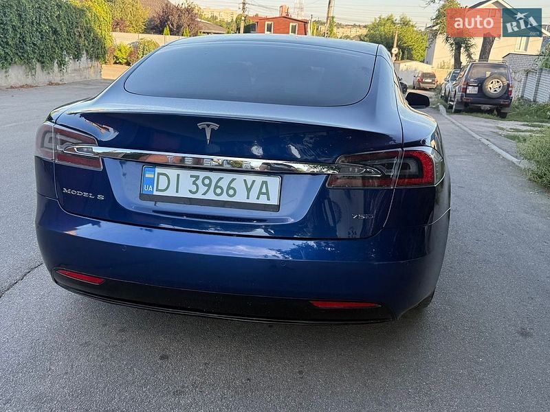 Лифтбек Tesla Model S 2018 в Днепре