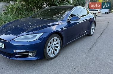 Лифтбек Tesla Model S 2018 в Днепре