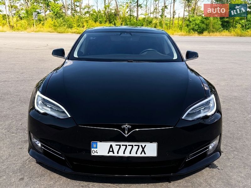 Tesla Model S 2016
